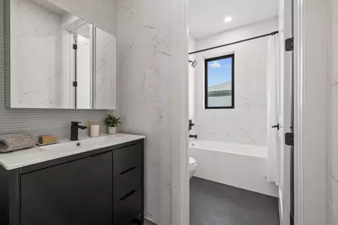 Bath - 1875 Rashi Dr, Okeechobee, FL 34974 photo 8 of 9