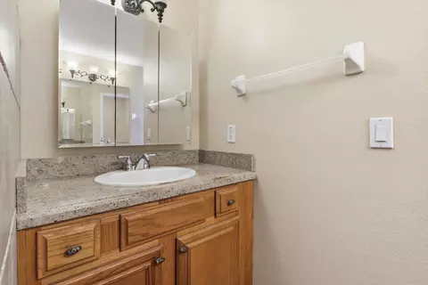 Bath - 4575 SW 115th St, Ocala, FL 34476 photo 2 of 3