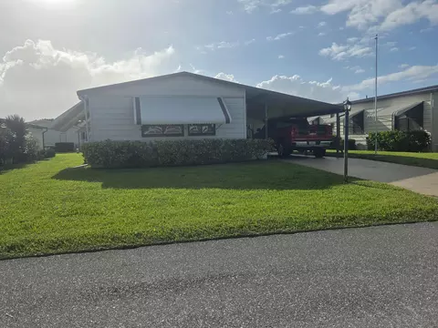 8010 SE Shenandoah Dr, Hobe Sound, FL 33455