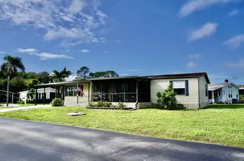 552 Tropical Isles Cir, Fort Pierce, FL 34982