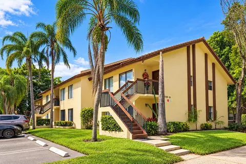 2572 Riverside Dr #413, Coral Springs, FL 33065