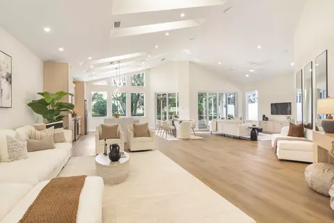 9106 Baybury Ln, West Palm Beach, FL 33411