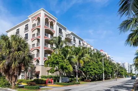 2401 N Ocean Blvd #702, Fort Lauderdale, FL 33305