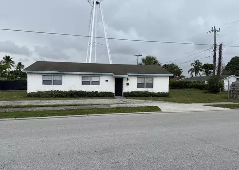 5713 Candlewood Ave, Mangonia Park, FL 33407