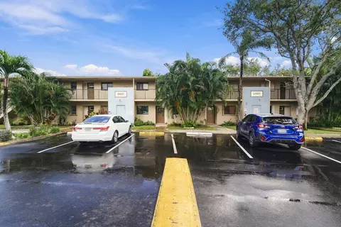 2907 NE 8th Ter #201, Oakland Park, FL 33334