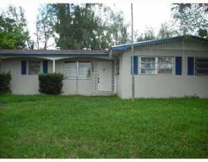 1285 Thrush Ave, Miami, FL 33166 photo 1