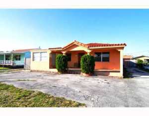 959 E 23 St, Hialeah, FL 33013 photo 1