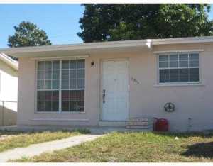2537 W 9 Ct, Hialeah, FL 33010 photo 1