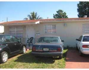 2563 W 9 Ct, Hialeah, FL 33010 photo 1