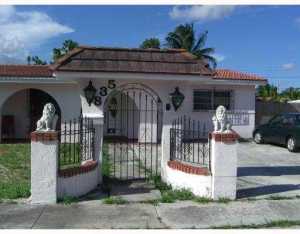835 W 69 Pl, Hialeah, FL 33014 photo 1