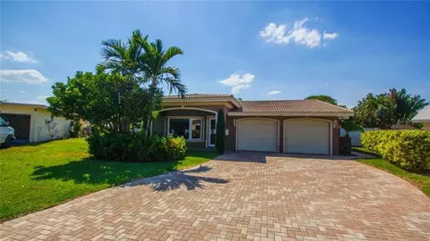 2231 NE 37th Ct, Lighthouse Point, FL 33064 photo 1