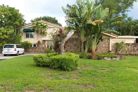 1004 E Cypress Dr, Pompano Beach, FL 33069 photo 1