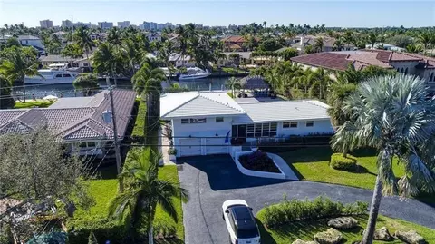 2444 NE 27th St, Lighthouse Point, FL 33064 photo 1