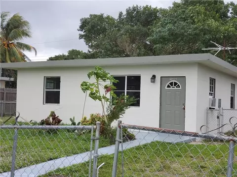 2608 NW 8th St, Pompano Beach, FL 33069 photo 1