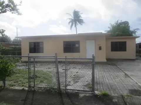 900 E 12th Pl, Hialeah, FL 33010 photo 1