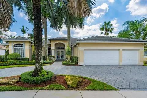 2477 Eagle Run Dr, Weston, FL 33327 photo 1