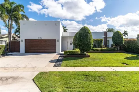 820 SE 3rd Ter, Pompano Beach, FL 33060 photo 1