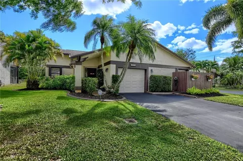 8935 Old Pine Rd, Boca Raton, FL 33433 photo 1