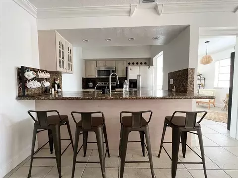 225 E 41st St, Hialeah, FL 33013 photo 3