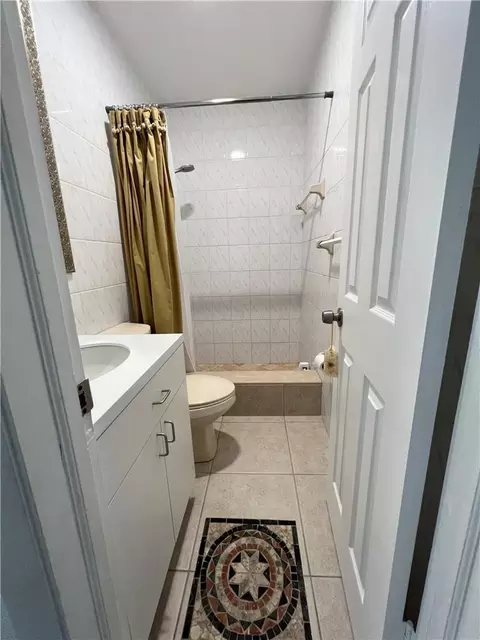 225 E 41st St, Hialeah, FL 33013 photo 9