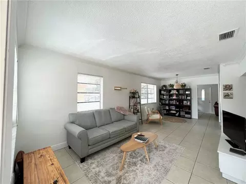 225 E 41st St, Hialeah, FL 33013 photo 2