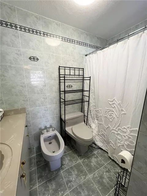 225 E 41st St, Hialeah, FL 33013 photo 12