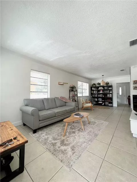 225 E 41st St, Hialeah, FL 33013