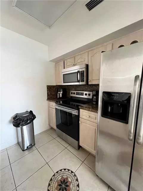 225 E 41st St, Hialeah, FL 33013 photo 4