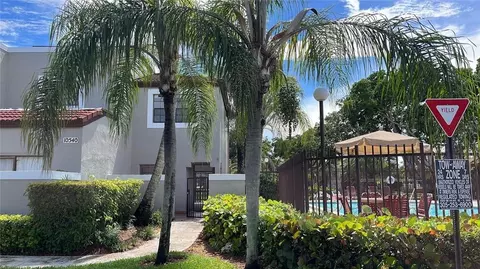 Undisclosed, Miami, FL 33196 photo 1