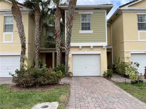 819 Pipers Cay Dr #819, West Palm Beach, FL 33415