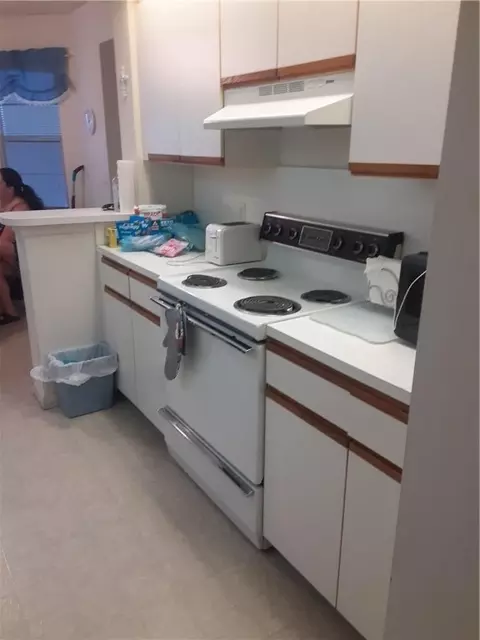 1000 SW 128th Ter #V-411, Pembroke Pines, FL 33027
