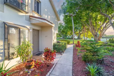 709 Gardens #101, Pompano Beach, FL 33069