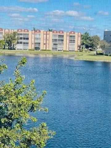 7574 Fairfax Dr #310, Tamarac, FL 33321