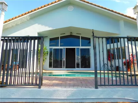 2751 NE 12th St, Pompano Beach, FL 33062