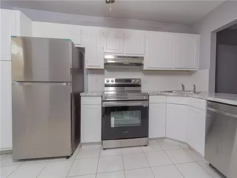 2551 Aragon Blvd #110, Sunrise, FL 33322