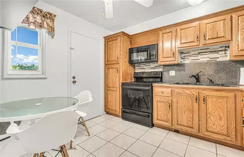 6200 S Falls Cir #211, Lauderhill, FL 33319