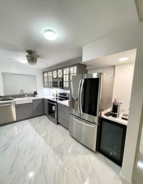 9241 Sunrise Lks #108, Sunrise, FL 33322