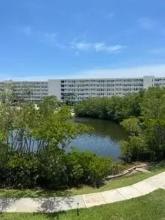 2930 Point Dr #E307, Aventura, FL 33160