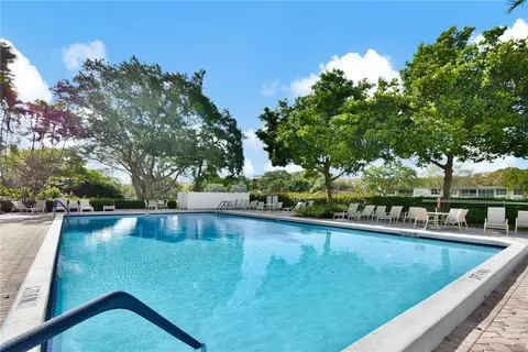 3090 N N Crse #405, Pompano Beach, FL 33069