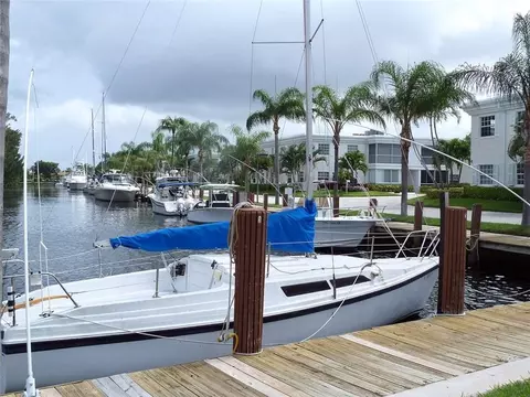 6383 Bay Club Dr #4, Fort Lauderdale, FL 33308