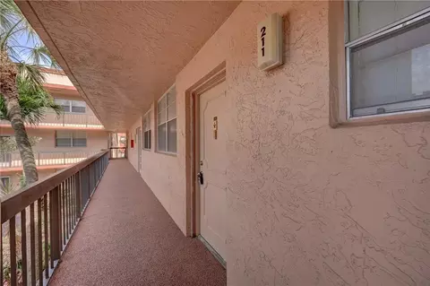 3160 Holiday Spgs #211, Margate, FL 33063