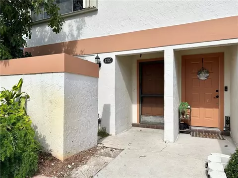 4220 SW 71st #4220, Davie, FL 33314