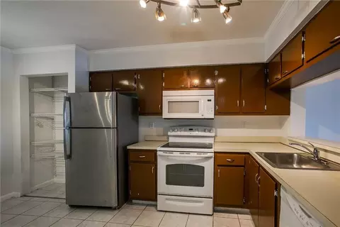 2200 S Cypress Bend Dr #308, Pompano Beach, FL 33069