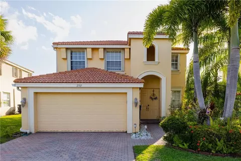 2707 Pienza Cir, Royal Palm Beach, FL 33411