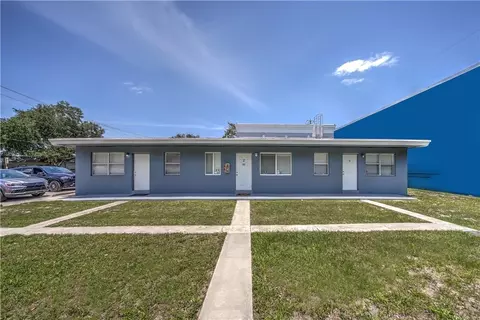 413 Phippen Waiters, Dania Beach, FL 33004
