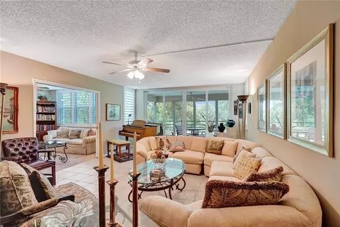 800 Cypress Grove Dr #310, Pompano Beach, FL 33069