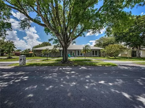 1941 SW 74th, Plantation, FL 33317