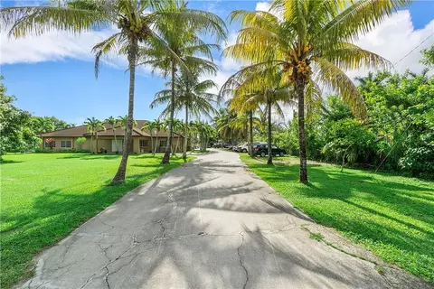 15485 SW 212 Ave, Miami, FL 33187