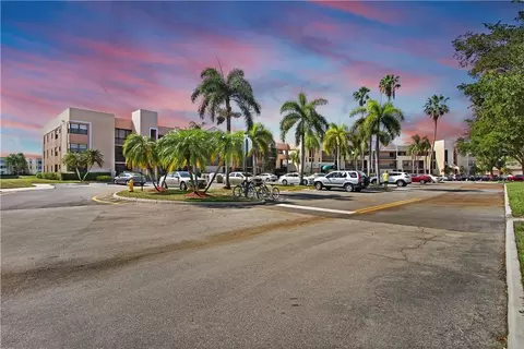 7329 Fairfax Dr #203, Tamarac, FL 33321