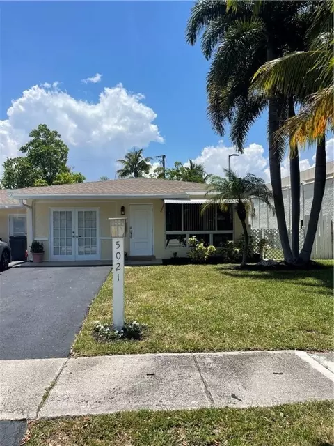 5021 NE 22nd Ave, Lighthouse Point, FL 33064